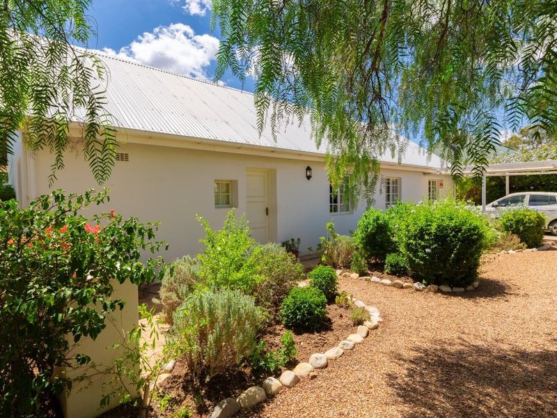A Charming Garden Retreat in McGregor - Photo 3