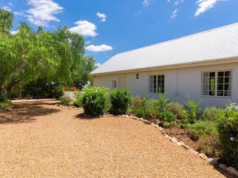 A Charming Garden Retreat in McGregor - Photo 4