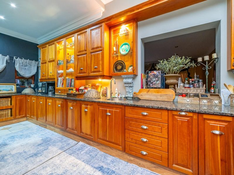 Character Filled Dainfern Golf Estate Home with Flatlet, Pool and Exceptional Potential - Photo 9
