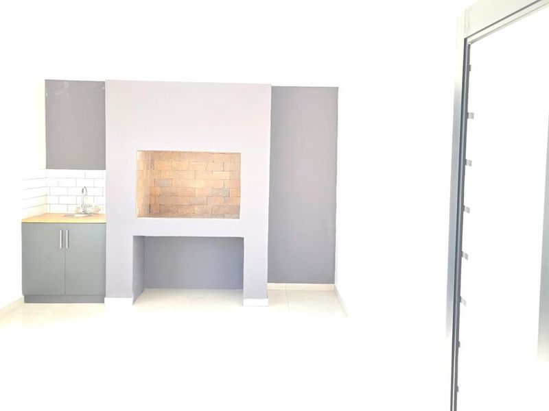 Single Storey Home In Security Estate - Photo 7