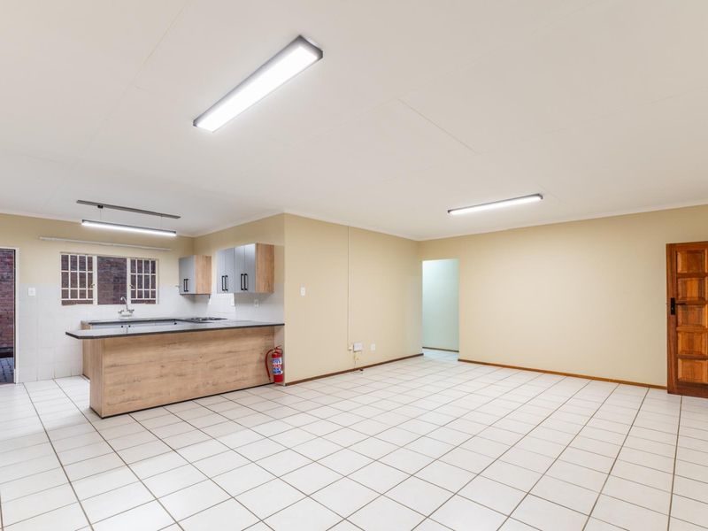 Easy Lock-Up-and-Go Living in the Heart of Bendor - Photo 5