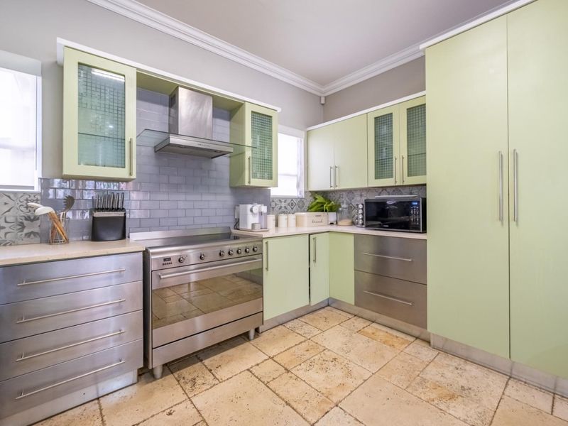 4 Bedrooms, Triple Garage and a Garden That Has Had Time to Grow - Photo 10