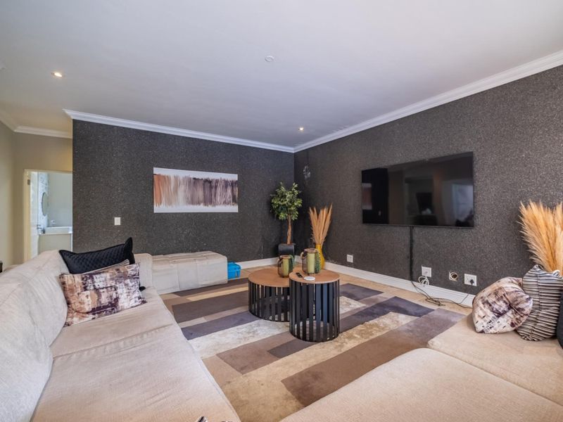 4 Bedrooms, Triple Garage and a Garden That Has Had Time to Grow - Photo 8