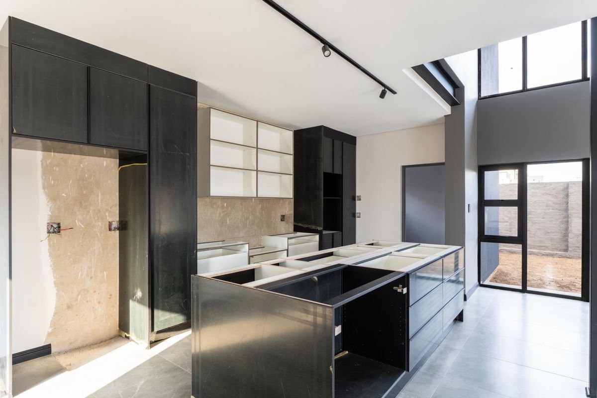 Modern Family Living on a Secure Panhandle Property - Photo 5