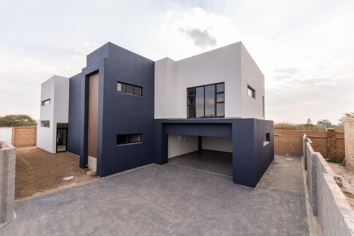 Modern Family Living on a Secure Panhandle Property - Photo 2