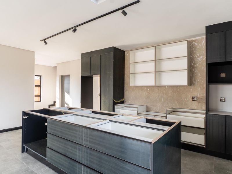 Modern Family Living on a Secure Panhandle Property - Photo 6
