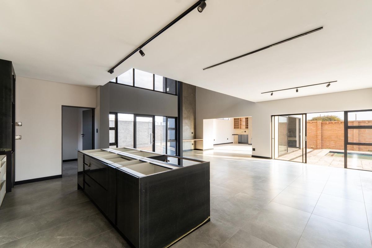Modern Family Living on a Secure Panhandle Property - Photo 4