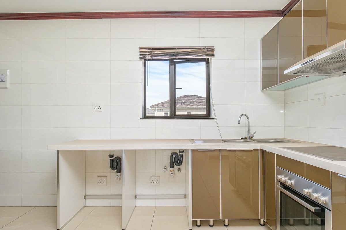 Lock-Up-and-Go Living in Prestigious Cedar Acres Estate - Photo 3