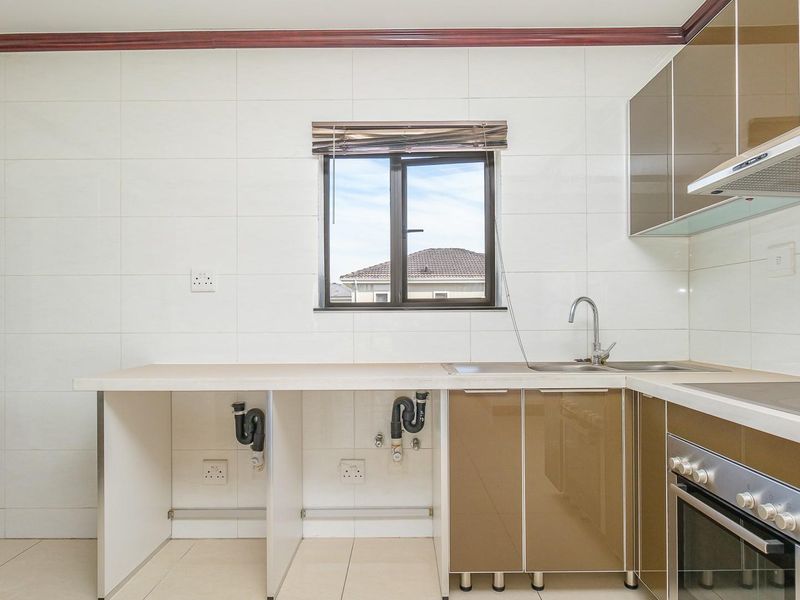 Lock-Up-and-Go Living in Prestigious Cedar Acres Estate - Photo 3