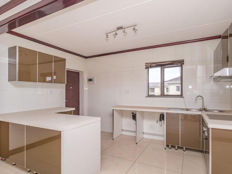 Lock-Up-and-Go Living in Prestigious Cedar Acres Estate - Photo 6