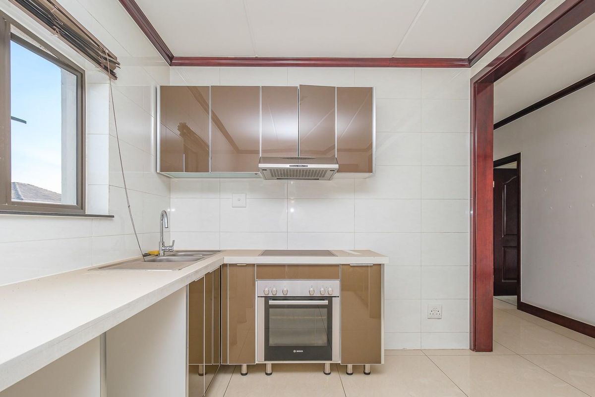Lock-Up-and-Go Living in Prestigious Cedar Acres Estate - Photo 2