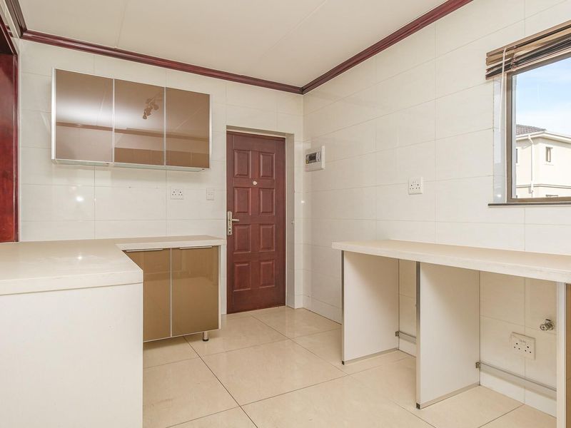 Lock-Up-and-Go Living in Prestigious Cedar Acres Estate - Photo 4