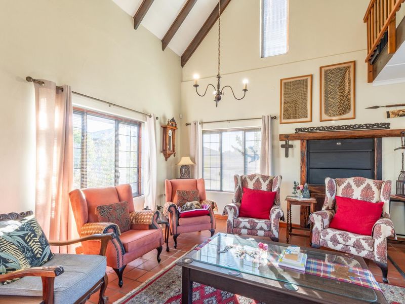 Beautiful 4 bedroom house with pan handle entrance Riversdale Western Cape - Photo 3