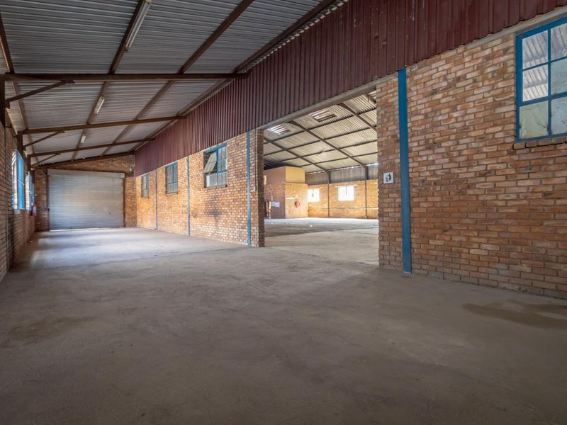 Industrial Property With 3 Phase Power - Photo 9