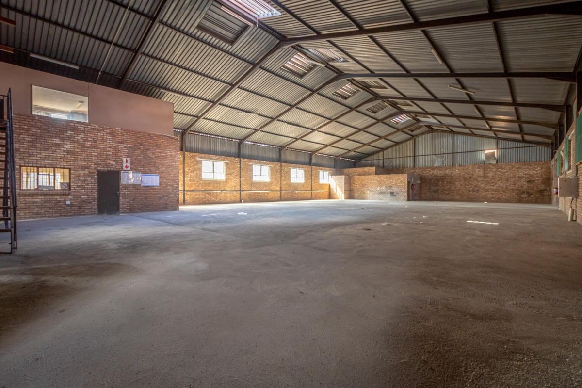 Industrial Property With 3 Phase Power - Photo 5