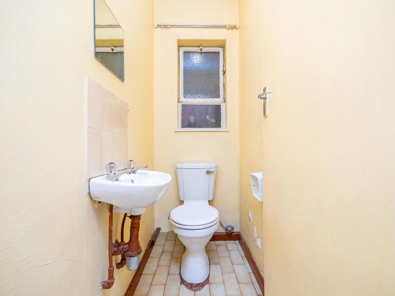 Apartment for Sale - Arcadia, Pretoria, close to university - Photo 10