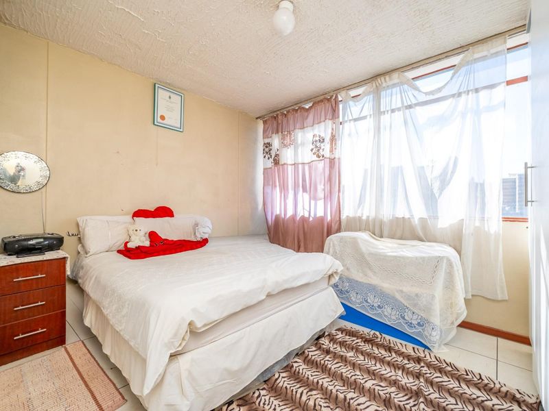 Apartment for Sale - Arcadia, Pretoria, close to university - Photo 8
