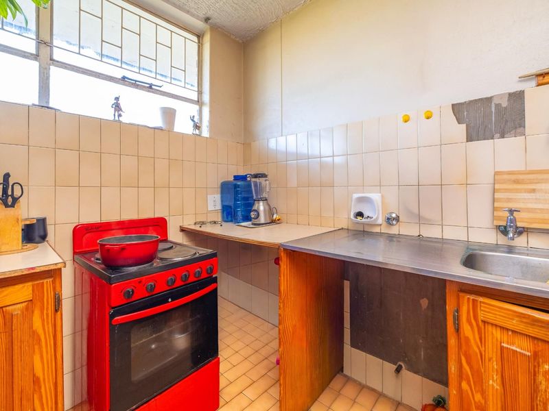 Apartment for Sale - Arcadia, Pretoria, close to university - Photo 3