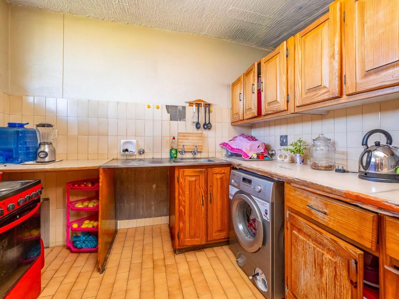 Apartment for Sale - Arcadia, Pretoria, close to university - Photo 2
