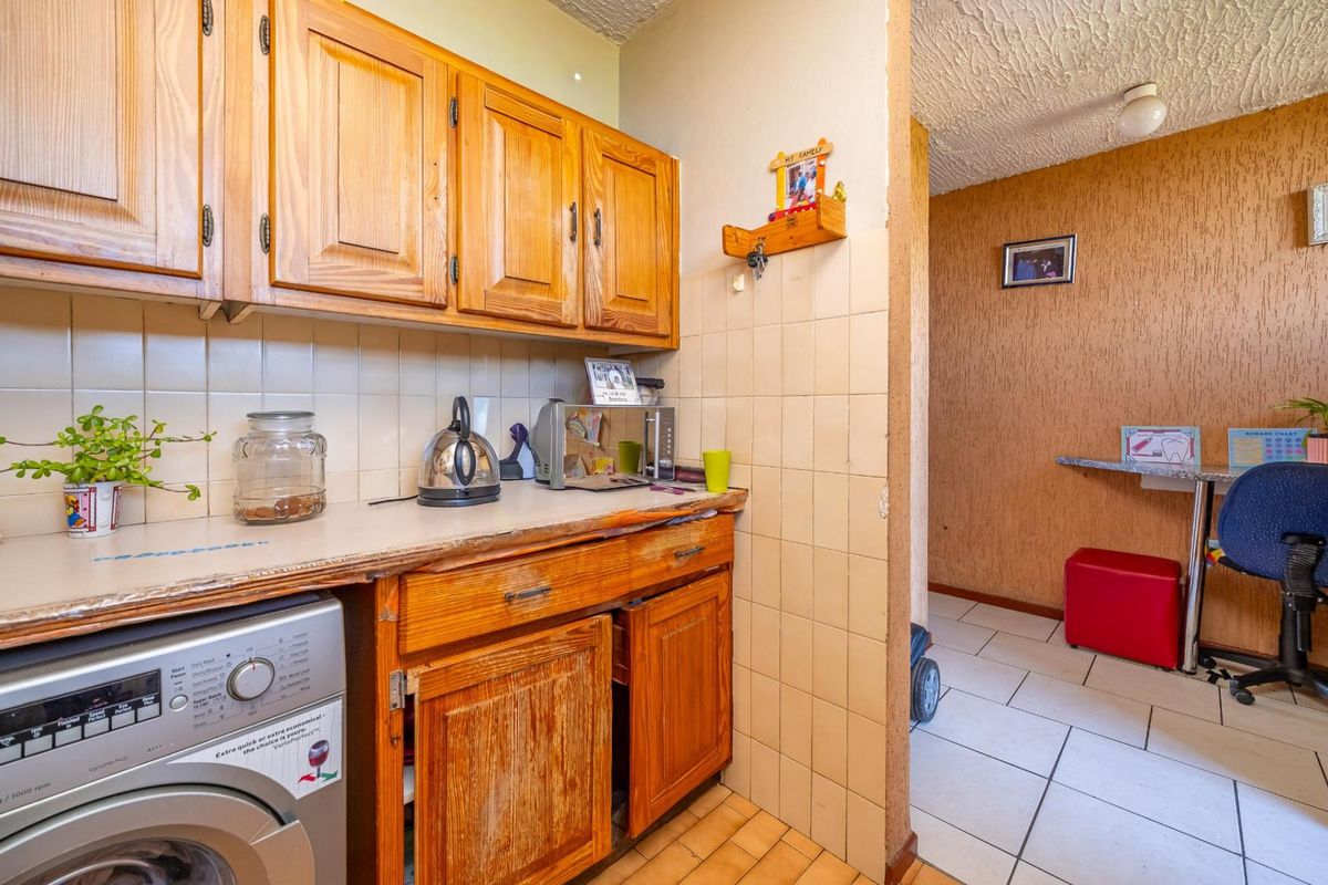 Apartment for Sale - Arcadia, Pretoria, close to university - Photo 4
