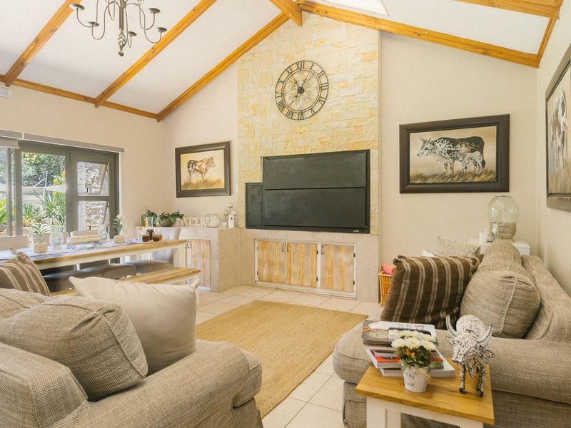 Elegant Family Living with Exceptional Entertaining Appeal - Photo 7