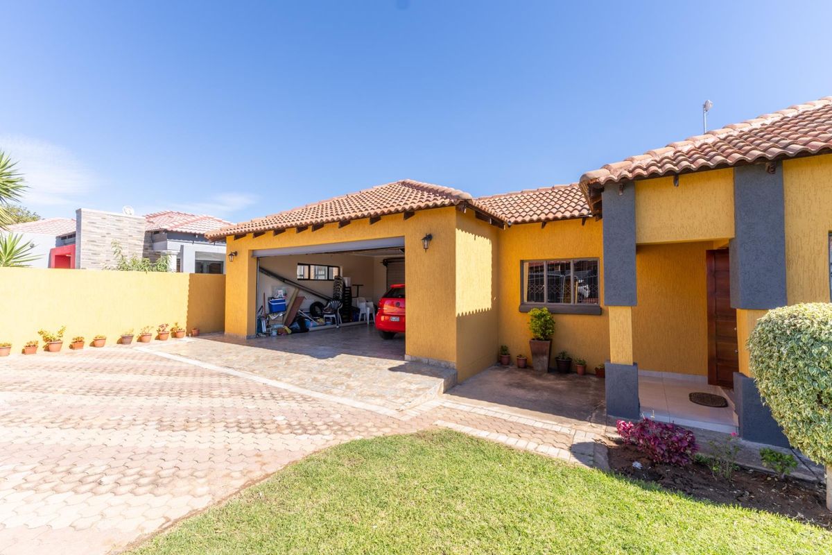 Exclusive Double-Storey New On The Market! - Photo 3