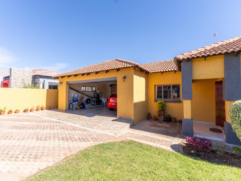 Exclusive Double-Storey New On The Market! - Photo 3