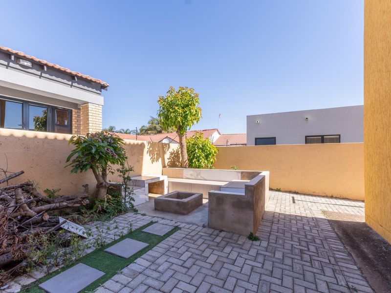Exclusive Double-Storey New On The Market! - Photo 7