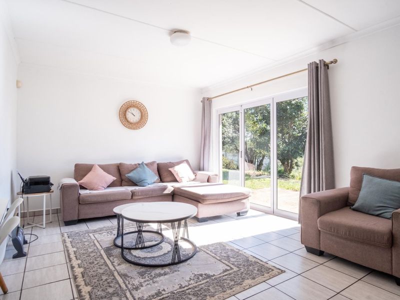 Spacious 4-Bedroom Family Home with Home Office in Merrivale Heights - Photo 6