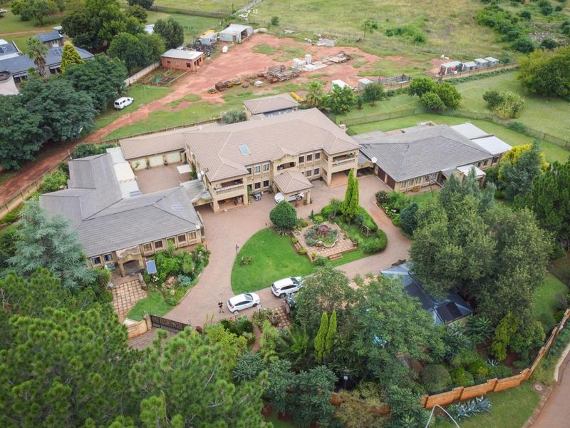 Looking for a home to accommodate the parents and in-laws? - Photo 1
