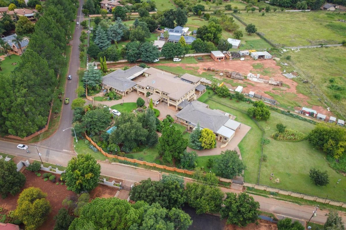 Looking for a home to accommodate the parents and in-laws? - Photo 3