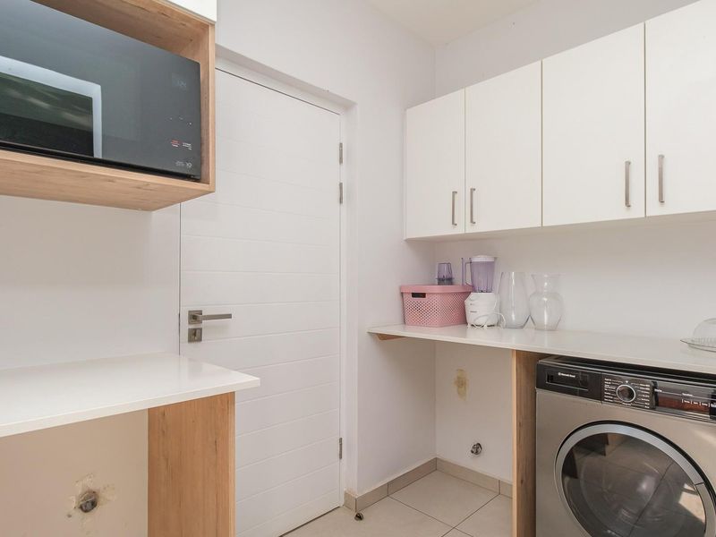 Spacious 4 Bedroom Duplex with Private Garden and Exceptional Lifestyle - Photo 10