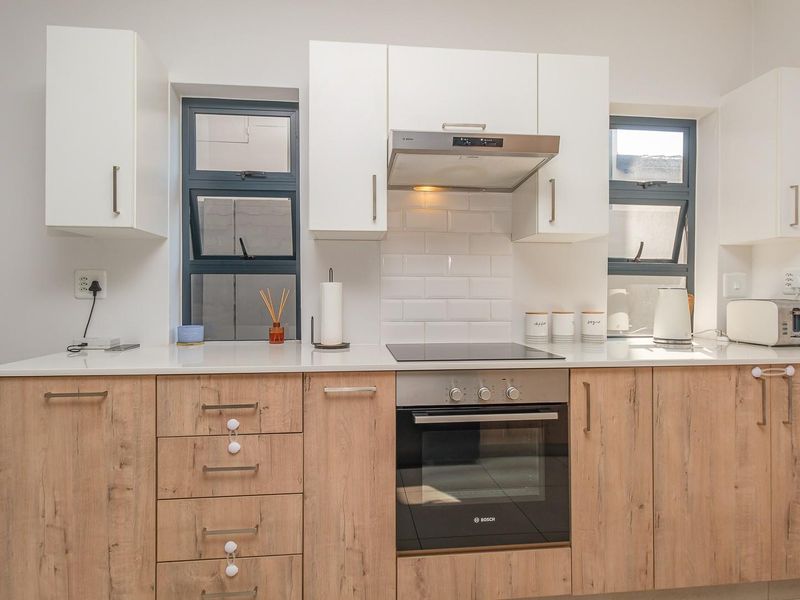 Spacious 4 Bedroom Duplex with Private Garden and Exceptional Lifestyle - Photo 7