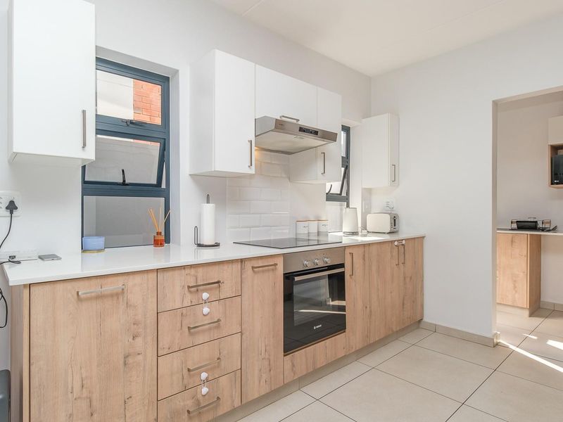 Spacious 4 Bedroom Duplex with Private Garden and Exceptional Lifestyle - Photo 6