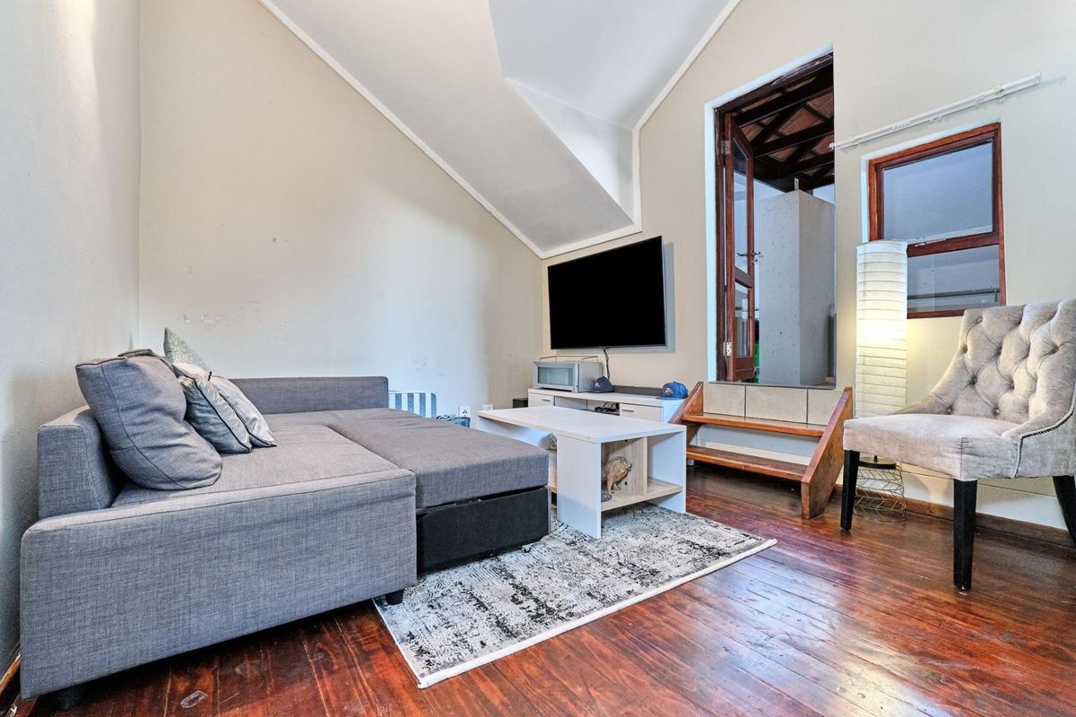 Secure Estate Living, Modern 2-Bedroom Loft Townhouse - Photo 5