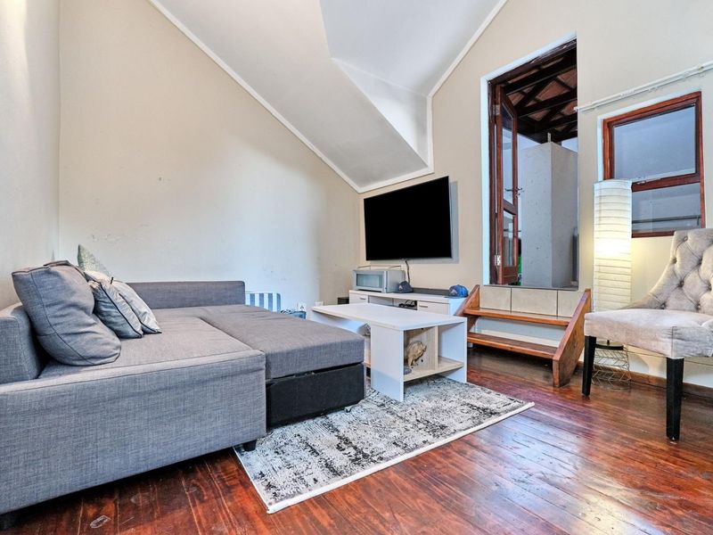Secure Estate Living, Modern 2-Bedroom Loft Townhouse - Photo 5