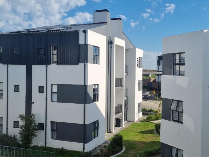 Upmarket 2 bedroom apartment near Stadio and Groot Phesantekraal Mall - Photo 1