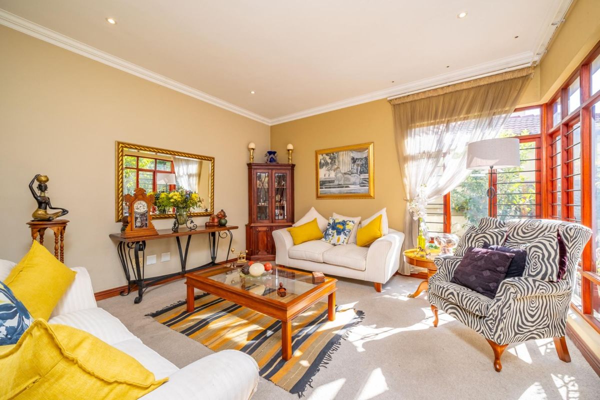 Charming and Spacious Family Home in Eagle Trace Estate - Photo 4