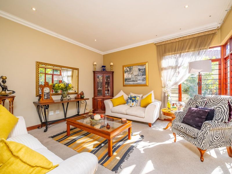 Charming and Spacious Family Home in Eagle Trace Estate - Photo 4