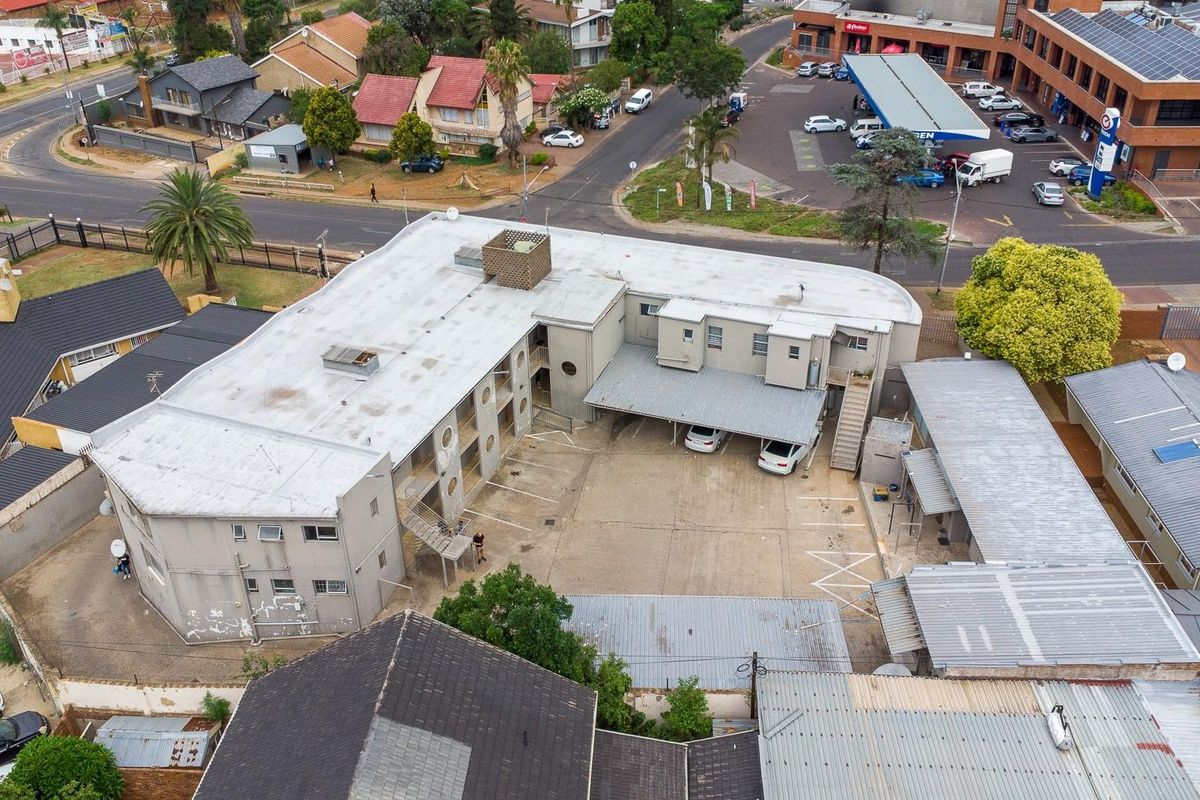 Laudium's Land Mark - For Sale - Photo 5