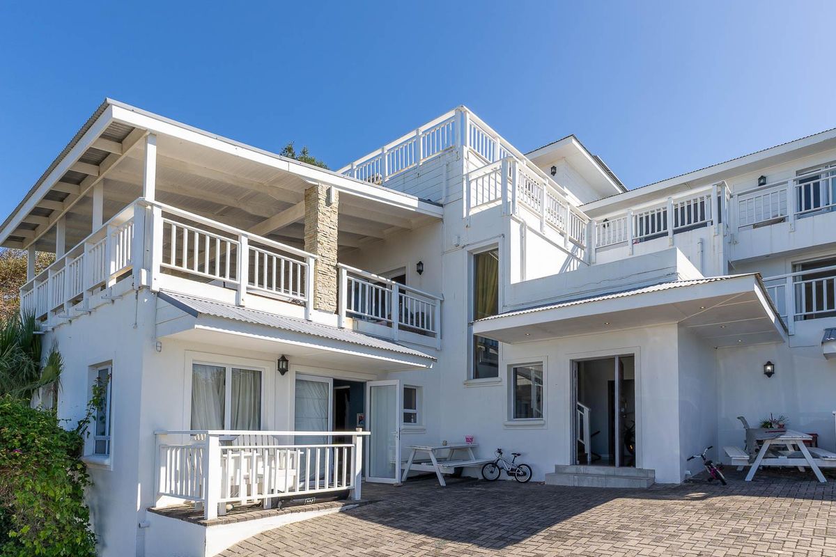 Expansive Villa with Ocean, Robberg, Mountain and Perennial Sunrise Views - Photo 5