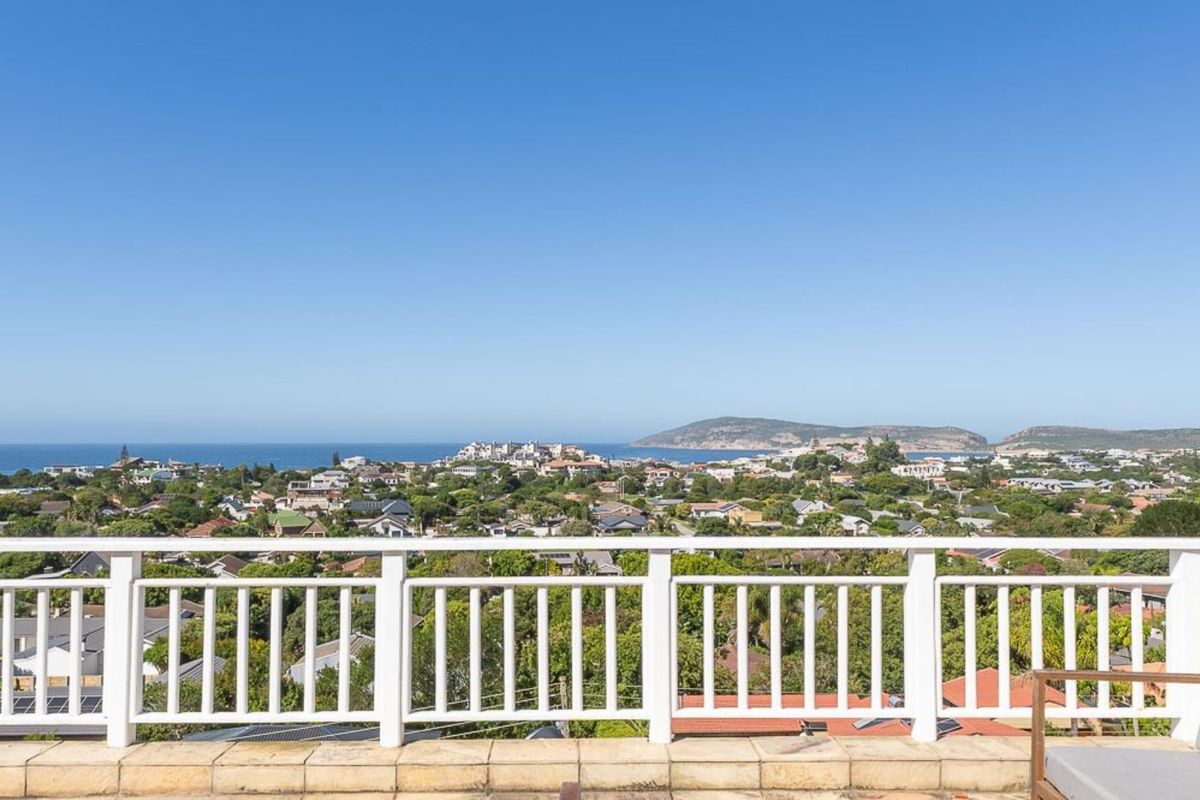 Expansive Villa with Ocean, Robberg, Mountain and Perennial Sunrise Views - Photo 3