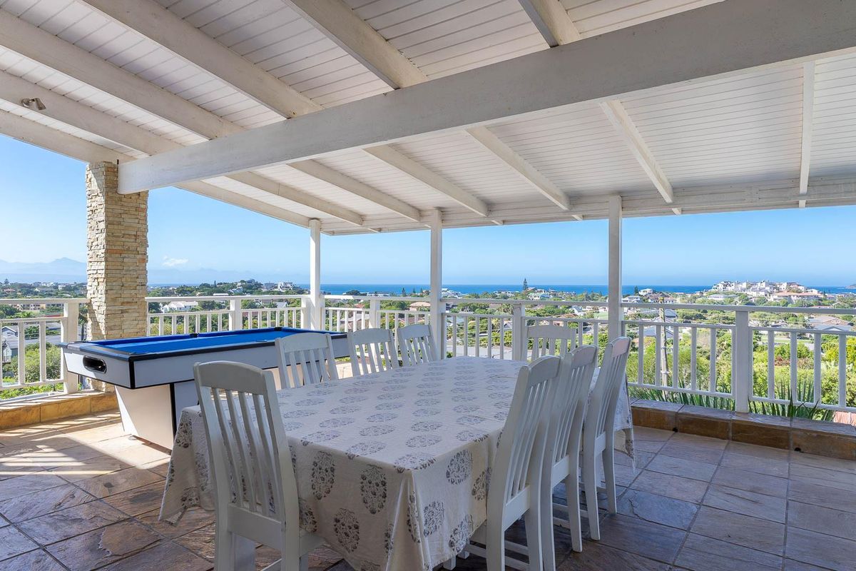Expansive Villa with Ocean, Robberg, Mountain and Perennial Sunrise Views - Photo 4