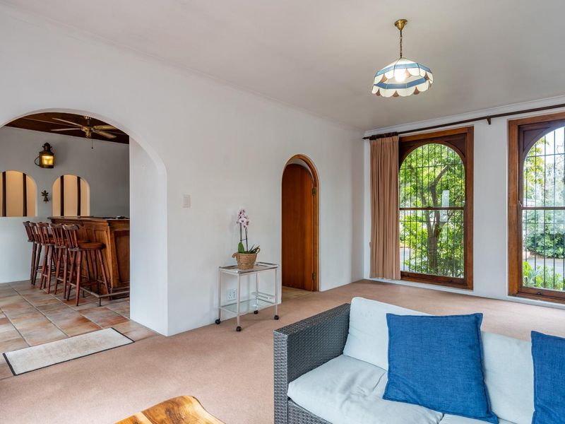 Super spacious home in quiet cul de sac position in Upper Bergvliet! - Photo 10