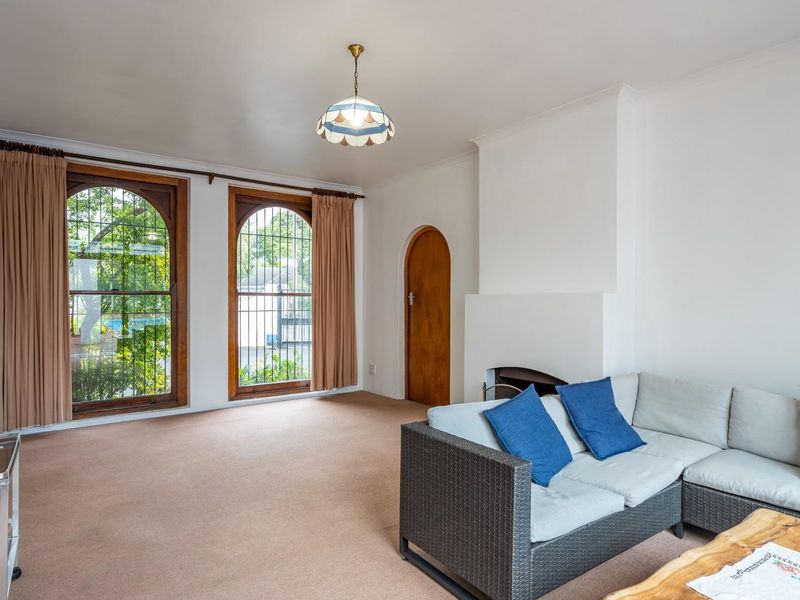 Super spacious home in quiet cul de sac position in Upper Bergvliet! - Photo 9
