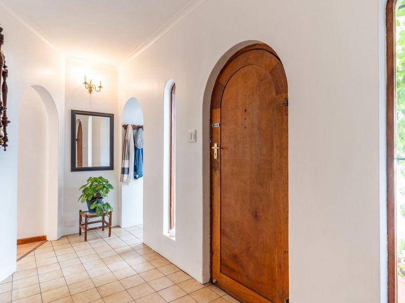 Super spacious home in quiet cul de sac position in Upper Bergvliet! - Photo 6