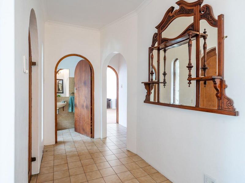 Super spacious home in quiet cul de sac position in Upper Bergvliet! - Photo 5