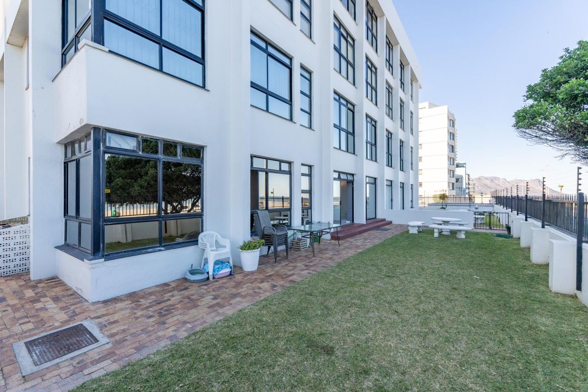 Excellent 3-Bedroom plus study Rental apartment in prime location with views. - Photo 2
