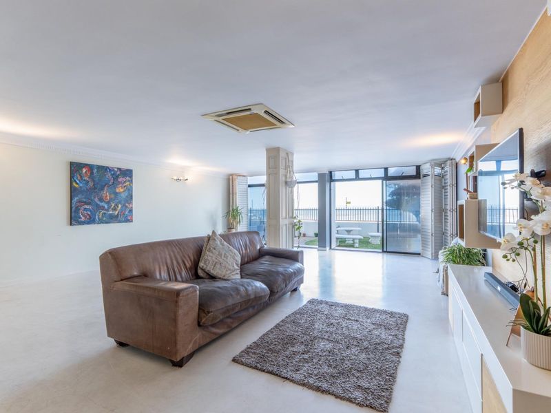 Excellent 3-Bedroom plus study Rental apartment in prime location with views. - Photo 10