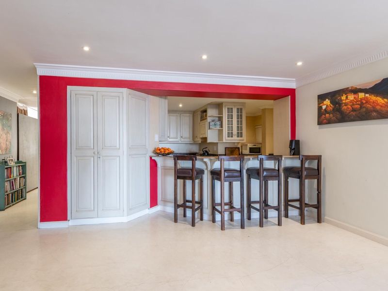 Excellent 3-Bedroom plus study Rental apartment in prime location with views. - Photo 9